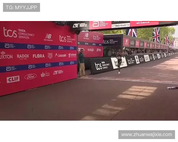 萨维创造历史 人类全马首次破2成功